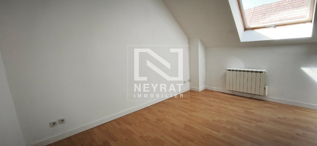 APPARTEMENT T4 A LOUER - ST LOUP DE VARENNES - 102 m2 - 980 &euro; charges comprises par mois