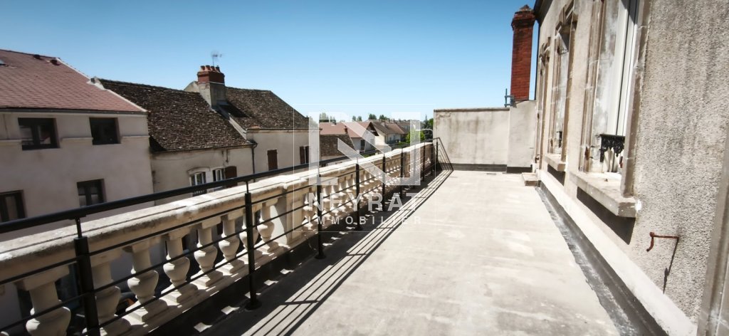 APPARTEMENT T4 A LOUER - ST MARCEL - 81.76 m2 - 800 &euro; charges comprises par mois