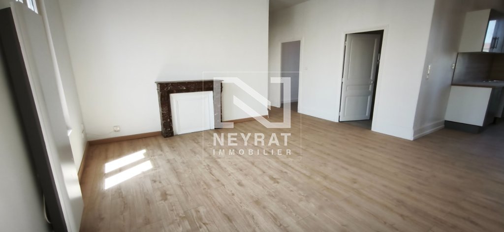 APPARTEMENT T4 A LOUER - ST MARCEL - 81.76 m2 - 800 &euro; charges comprises par mois