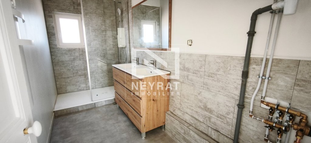 APPARTEMENT T4 A LOUER - ST MARCEL - 81.76 m2 - 800 &euro; charges comprises par mois