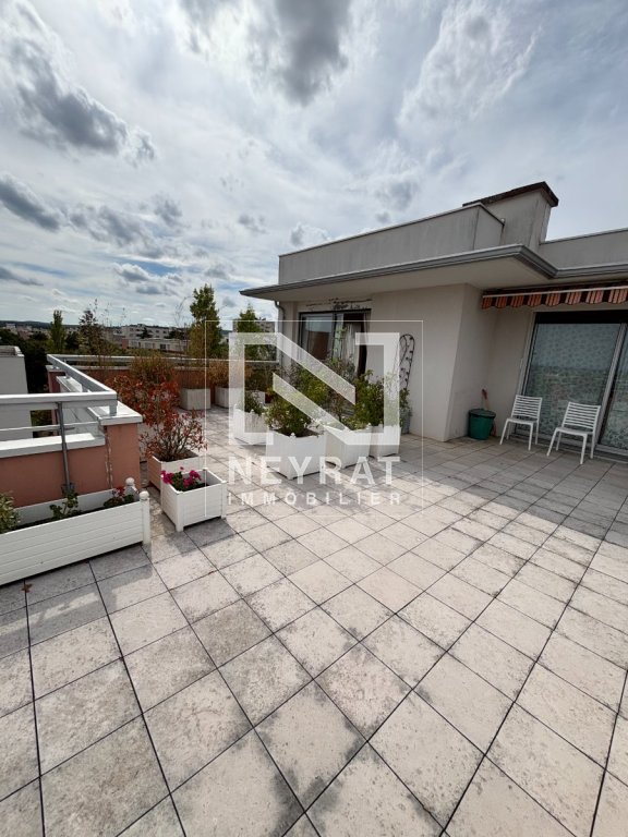 GRAND T4 MEUBLE EN ROOFTOP AVEC TERRASSE 75M², CAVE, BOX ET PARKING