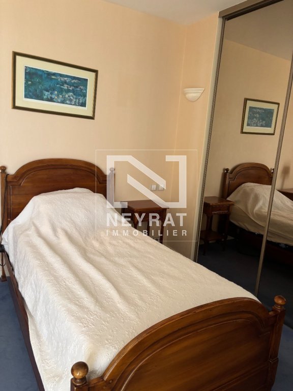 GRAND T4 MEUBLE EN ROOFTOP AVEC TERRASSE 75M², CAVE, BOX ET PARKING