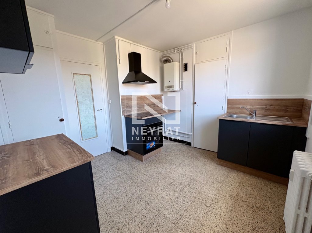 APPARTEMENT T4 A VENDRE - AUTUN - 66 m2 - 58000€
