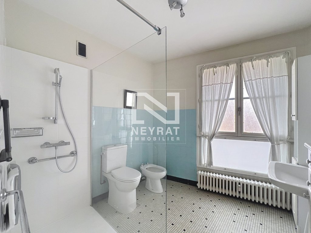 APPARTEMENT T4 A VENDRE - AUTUN - 113.9 m2 - 129�900�&euro;