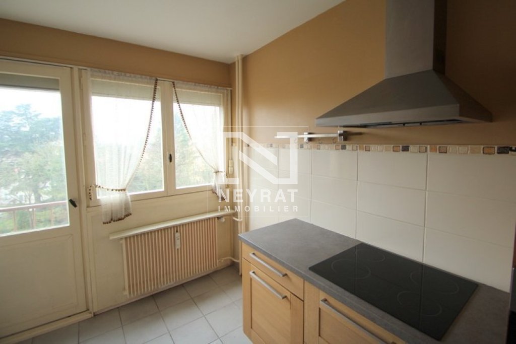 APPARTEMENT T4 - CHALON SUR SAONE - 77.61 m2 - 45 000 &euro;