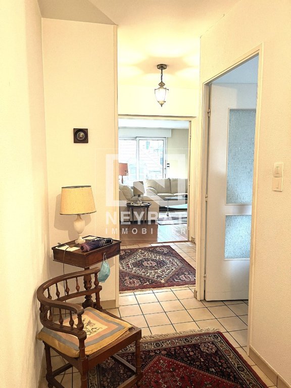 T4 lumineux 89 m  Chalon 179 000 