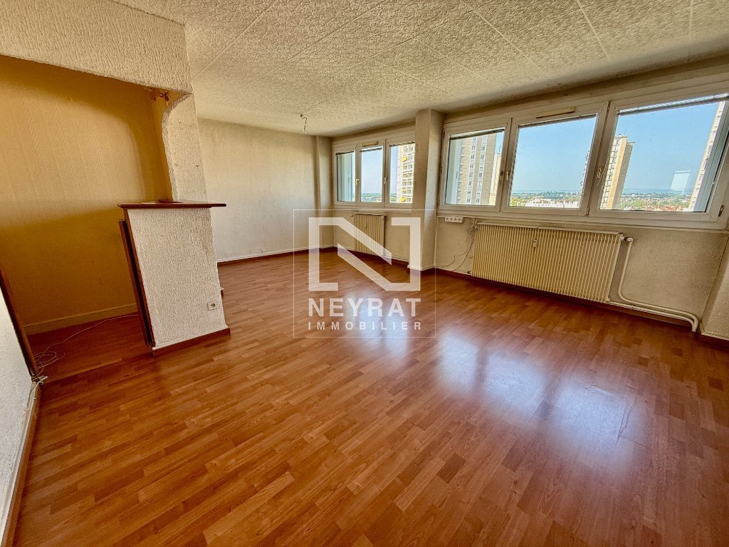 APPARTEMENT T4 A VENDRE - CHALON SUR SAONE - 74.68 m2 - 58000€