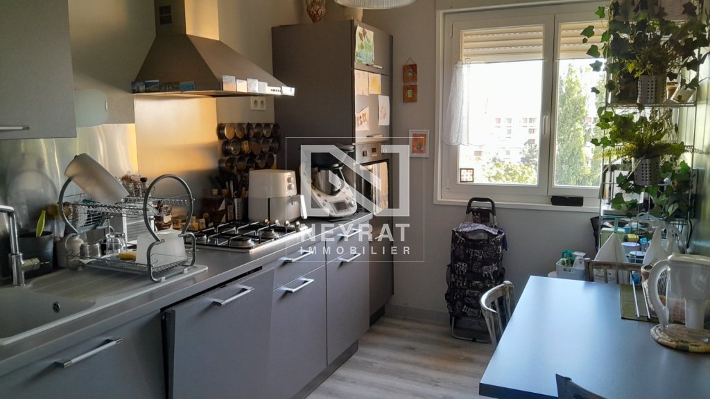 APPARTEMENT T4 - CHALON SUR SAONE - 84.06 m2 - VENDU