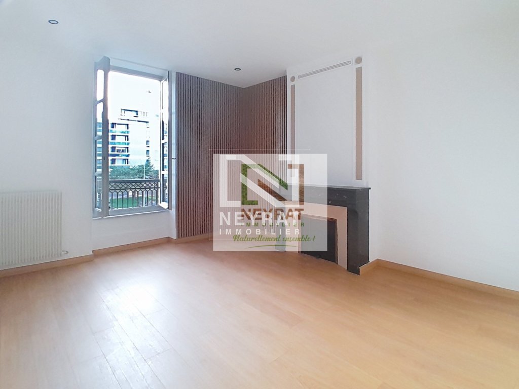 APPARTEMENT T4 A VENDRE - CHALON SUR SAONE - 131 m2 - 269000€