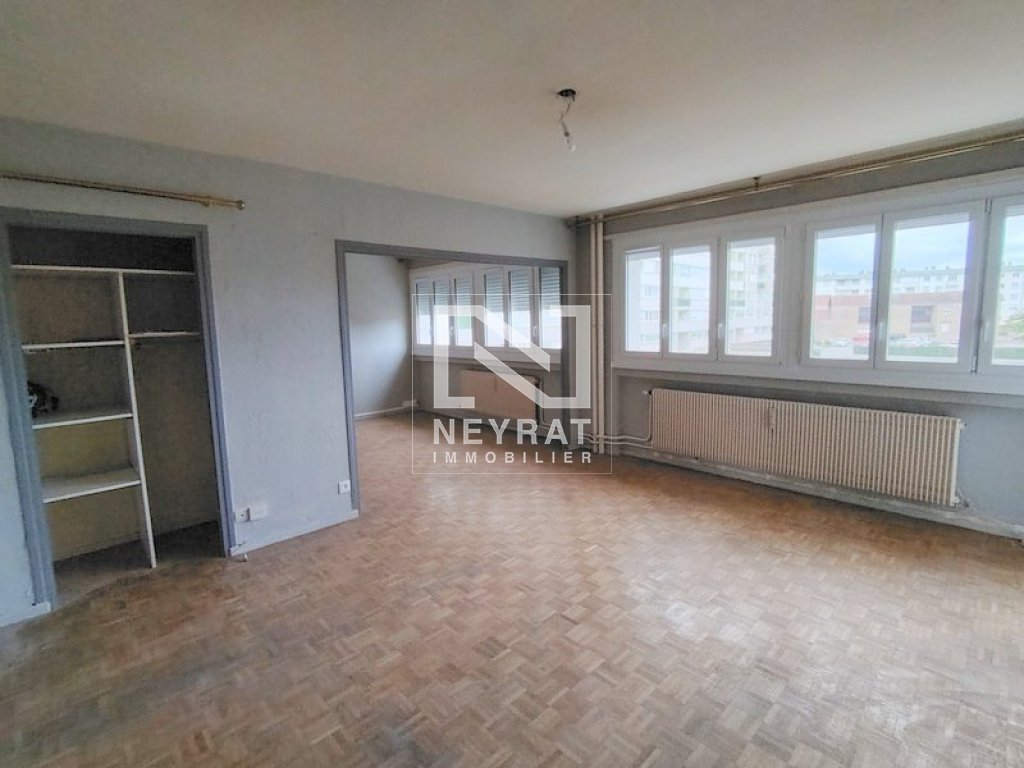 APPARTEMENT T4 A VENDRE - CHALON SUR SAONE - 75.79 m2 - 115000€