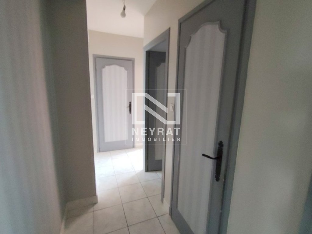 APPARTEMENT T4 A VENDRE - CHALON SUR SAONE - 75.79 m2 - 115000€