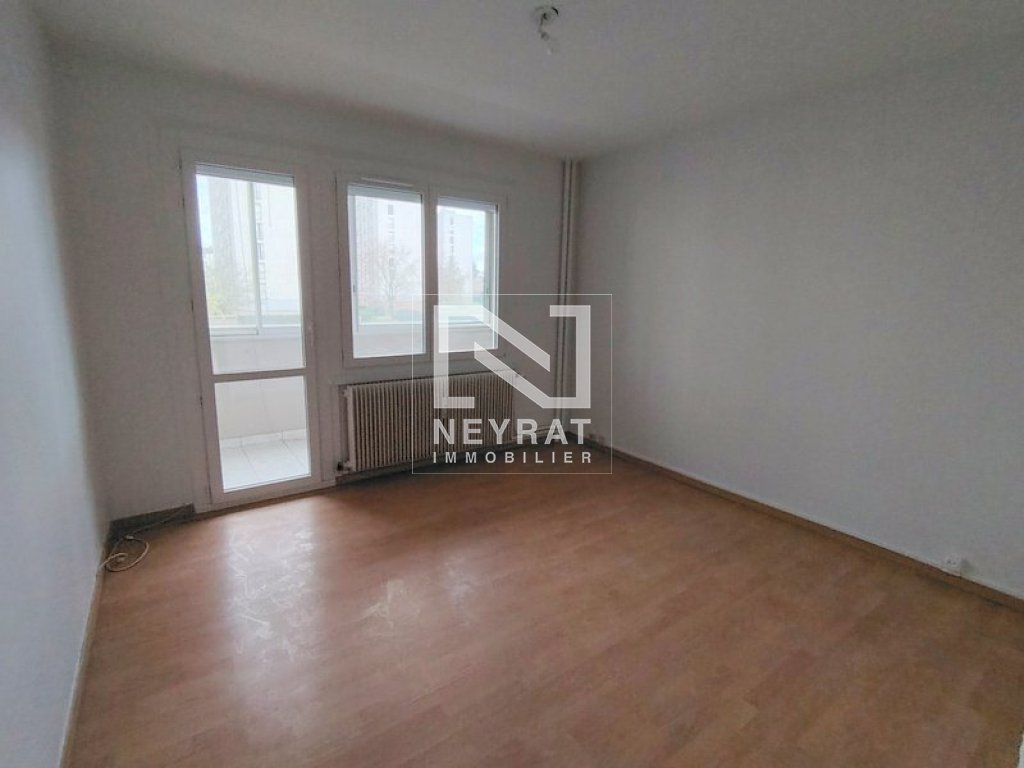 APPARTEMENT T4 A VENDRE - CHALON SUR SAONE - 75.79 m2 - 115000€