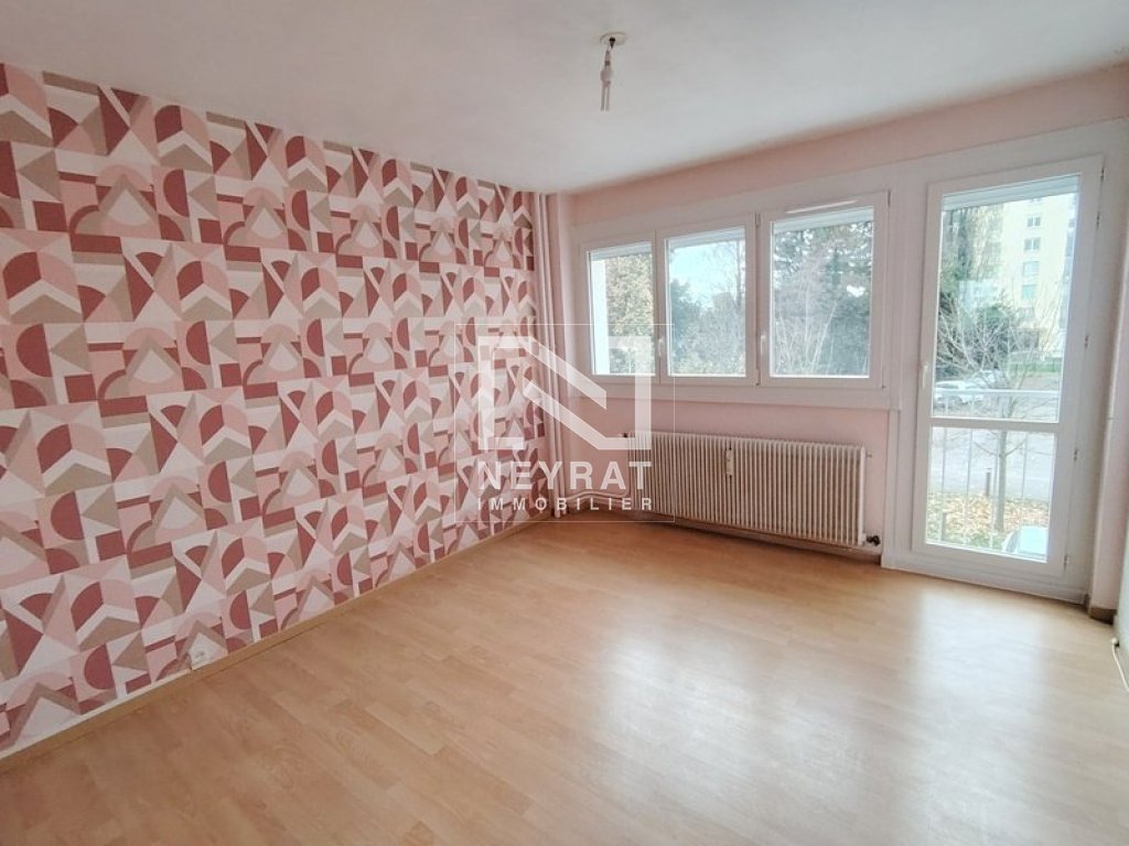 APPARTEMENT T4 A VENDRE - CHALON SUR SAONE - 75.79 m2 - 115000€