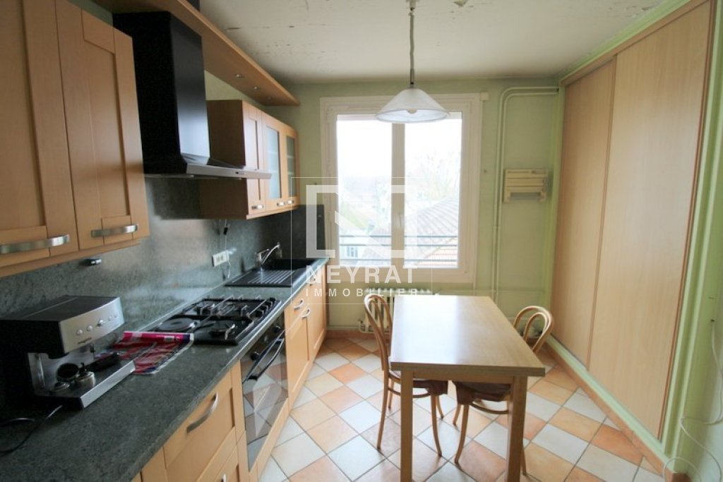 APPARTEMENT T4 A VENDRE - CHALON SUR SAONE - 75.84 m2 - 159�000�&euro;