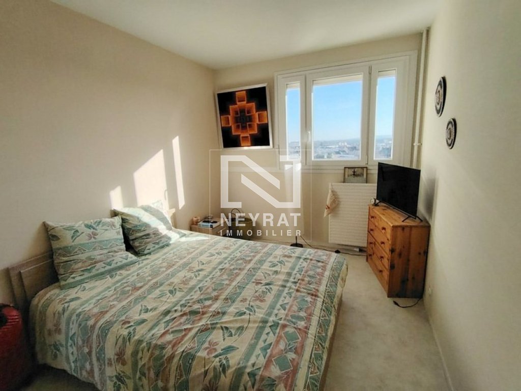 APPARTEMENT T4 A VENDRE - CHALON SUR SAONE - 82.35 m2 - 125�000�&euro;