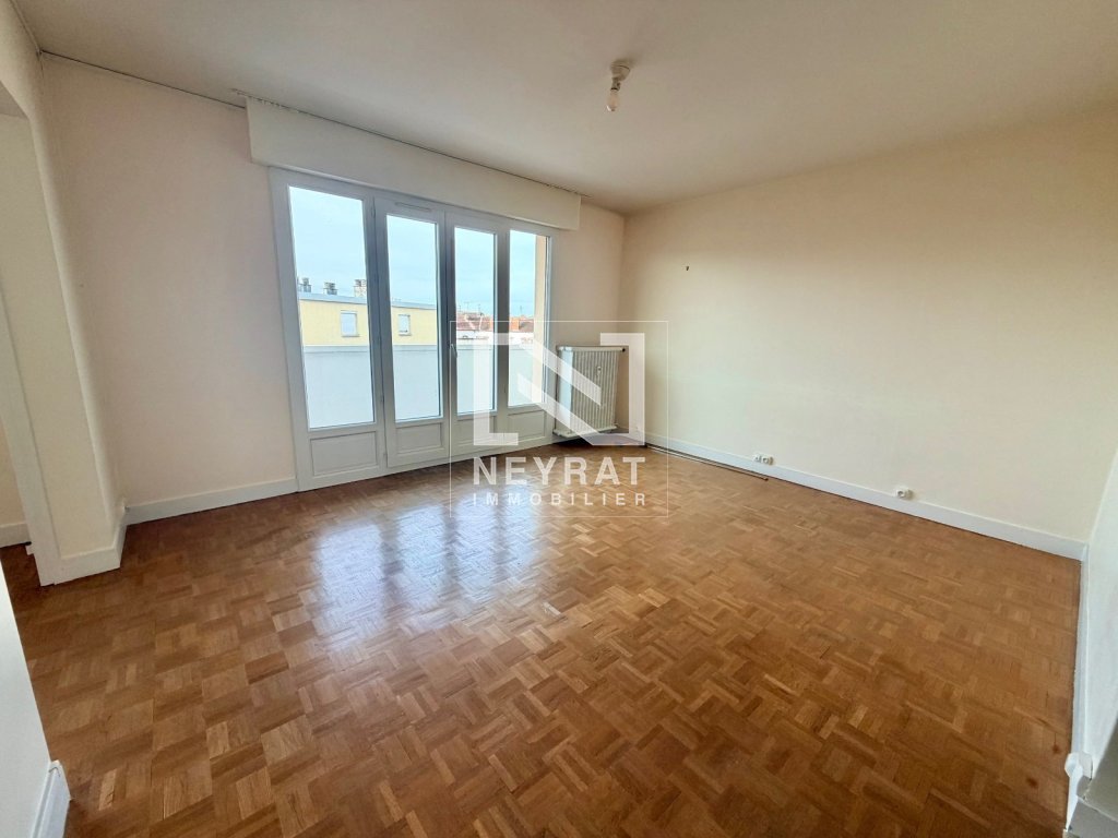 APPARTEMENT T4 A VENDRE - CHALON SUR SAONE - 64.55 m2 - 88 000 &euro;