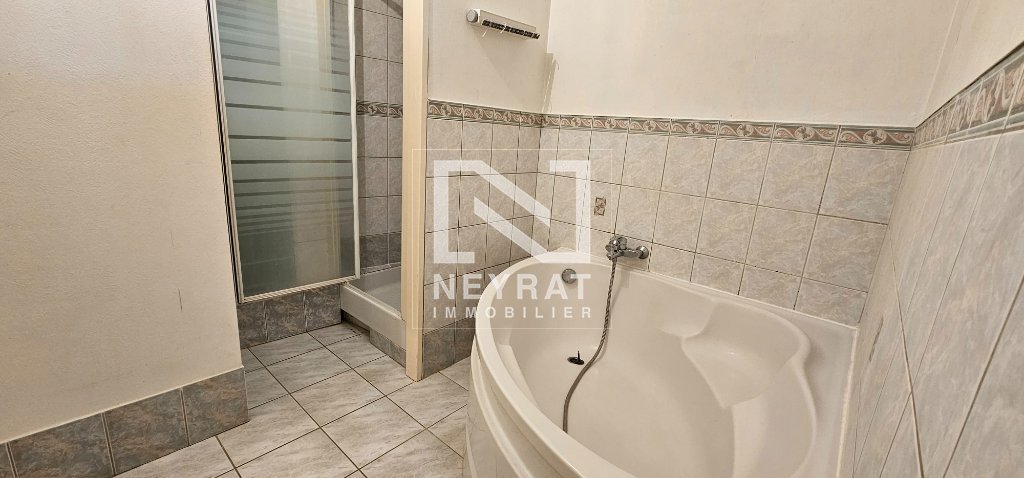 APPARTEMENT T4 A VENDRE - CHENOVE - 80 m2 - 197�400�&euro;