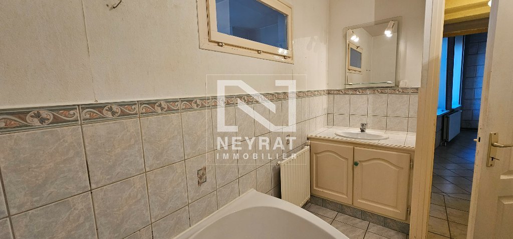 APPARTEMENT T4 A VENDRE - CHENOVE - 80 m2 - 197�400�&euro;