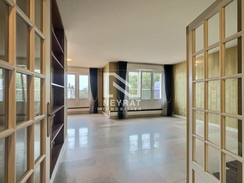 APPARTEMENT T4 AVEC TERRASSE CAVE ET GARAGE - DIJON - 83 m2 - VENDU