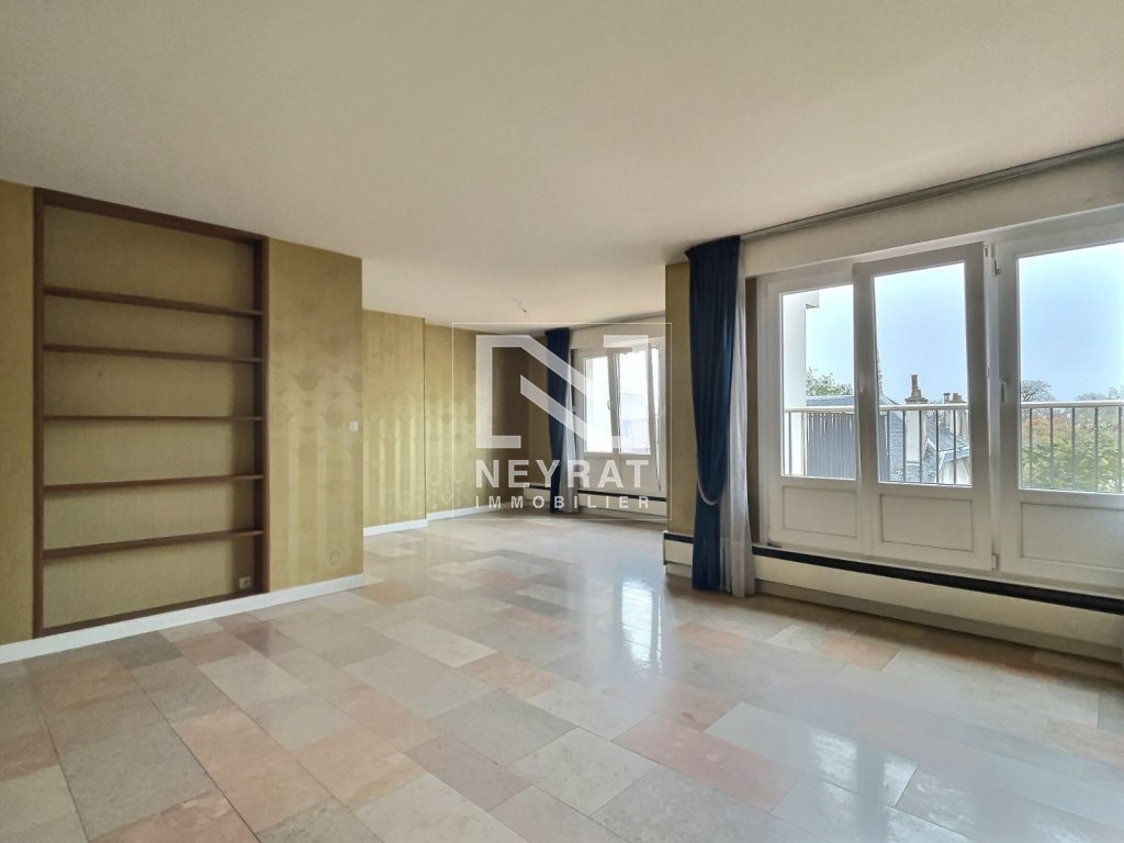 APPARTEMENT T4 AVEC TERRASSE CAVE ET GARAGE - DIJON - 83 m2 - VENDU