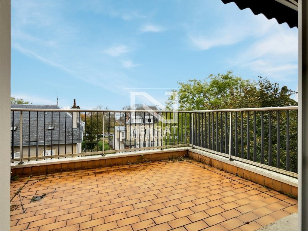 APPARTEMENT T4 AVEC TERRASSE CAVE ET GARAGE - DIJON - 83 m2 - VENDU