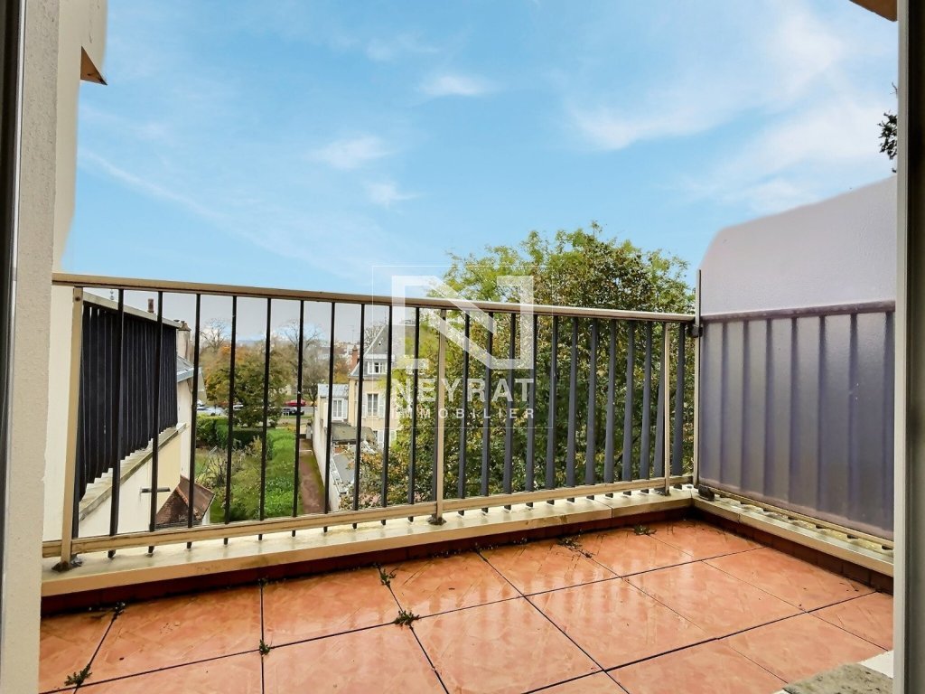 APPARTEMENT T4 AVEC TERRASSE CAVE ET GARAGE - DIJON - 83 m2 - VENDU