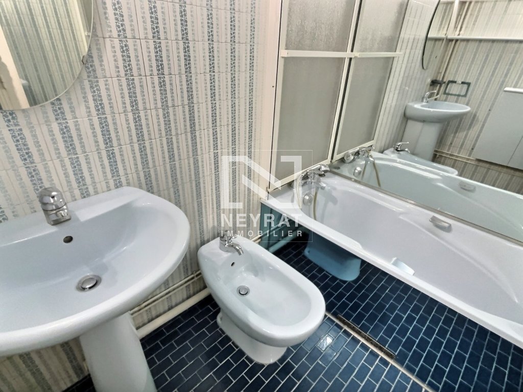 APPARTEMENT T4 AVEC TERRASSE CAVE ET GARAGE - DIJON - 83 m2 - VENDU