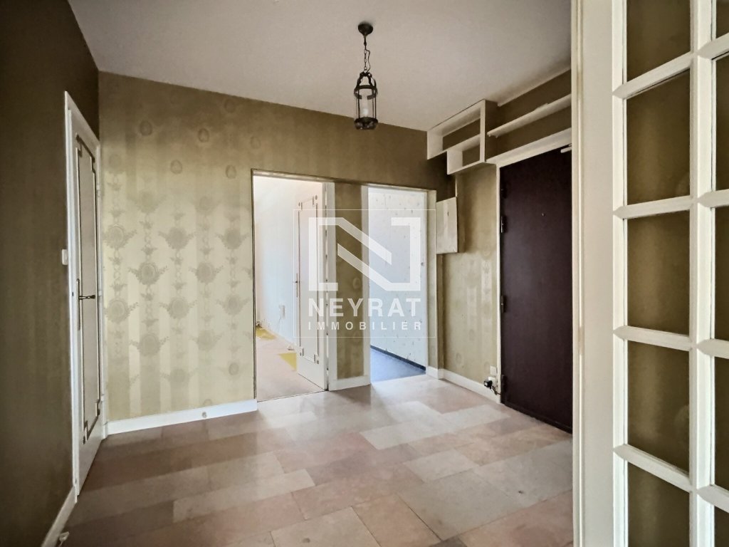 APPARTEMENT T4 AVEC TERRASSE CAVE ET GARAGE - DIJON - 83 m2 - VENDU