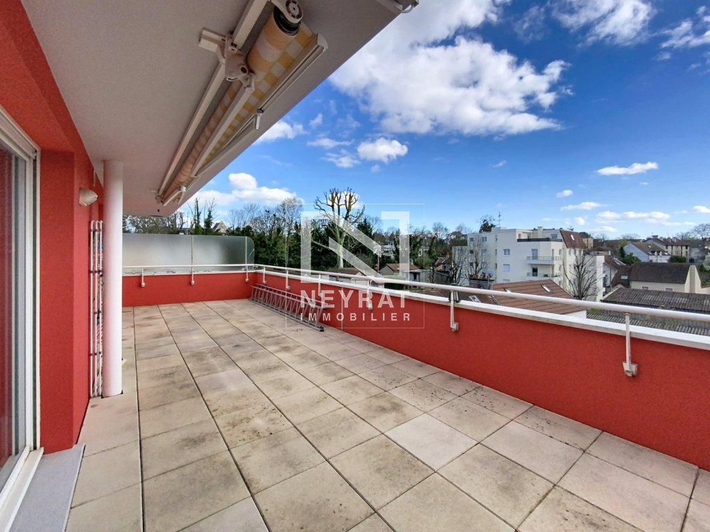 Appartement Type 4 au dernier �tage A VENDRE - DIJON - 90.3 m2 - 299�000�&euro;