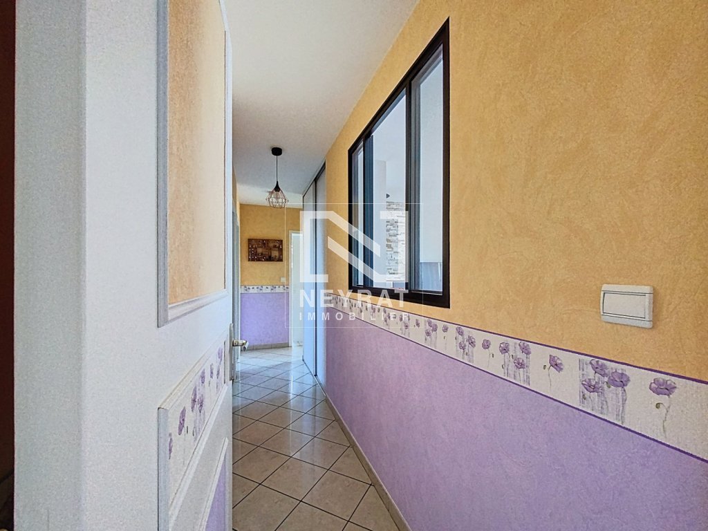 Appartement Type 4 au dernier �tage A VENDRE - DIJON - 90.3 m2 - 299�000�&euro;