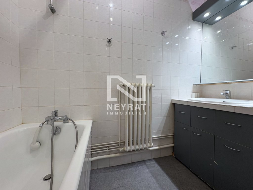 APPARTEMENT TYPE 4 AVEC BALCON - WILSON A VENDRE - DIJON - 88.7 m2 - 240�000�&euro;