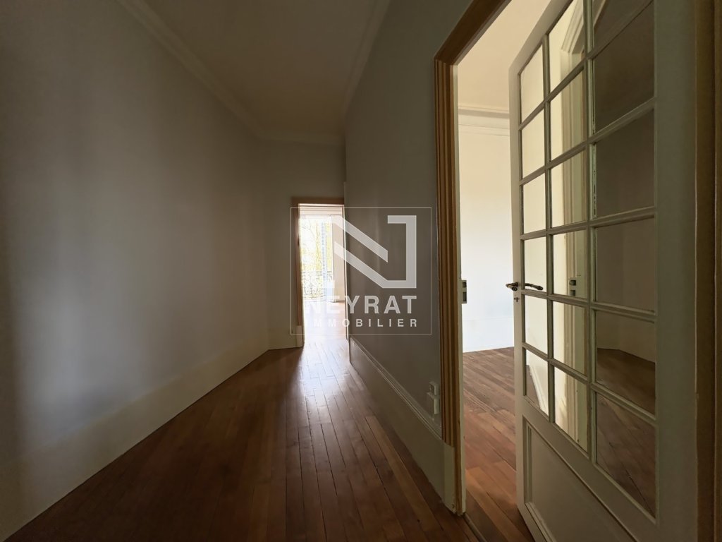 APPARTEMENT TYPE 4 AVEC BALCON - WILSON A VENDRE - DIJON - 88.7 m2 - 240�000�&euro;