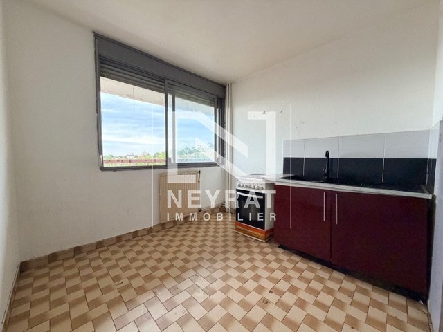 T 4 à rénover A VENDRE - DIJON TIRE PESSEAU - 72.72 m2 - 75 000 &euro;