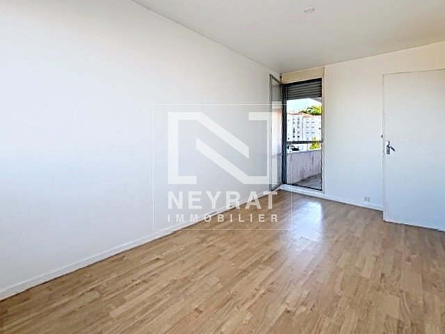 T 4 à rénover A VENDRE - DIJON TIRE PESSEAU - 72.72 m2 - 75 000 &euro;