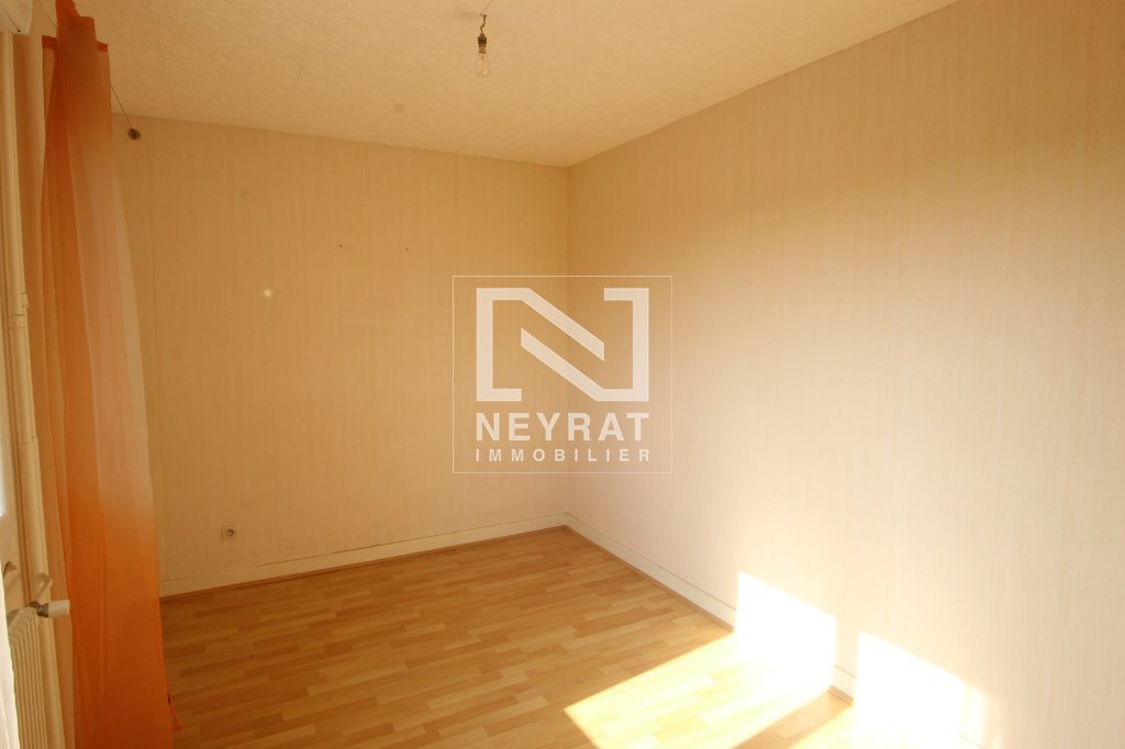 T4 lumineux de 70 m  Louhans