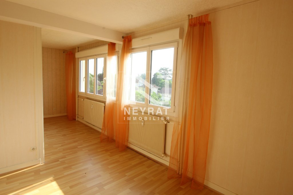 T4 lumineux de 70 m  Louhans