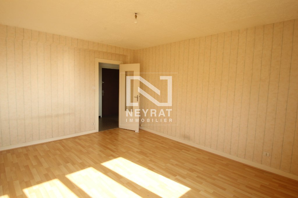 T4 lumineux de 70 m  Louhans