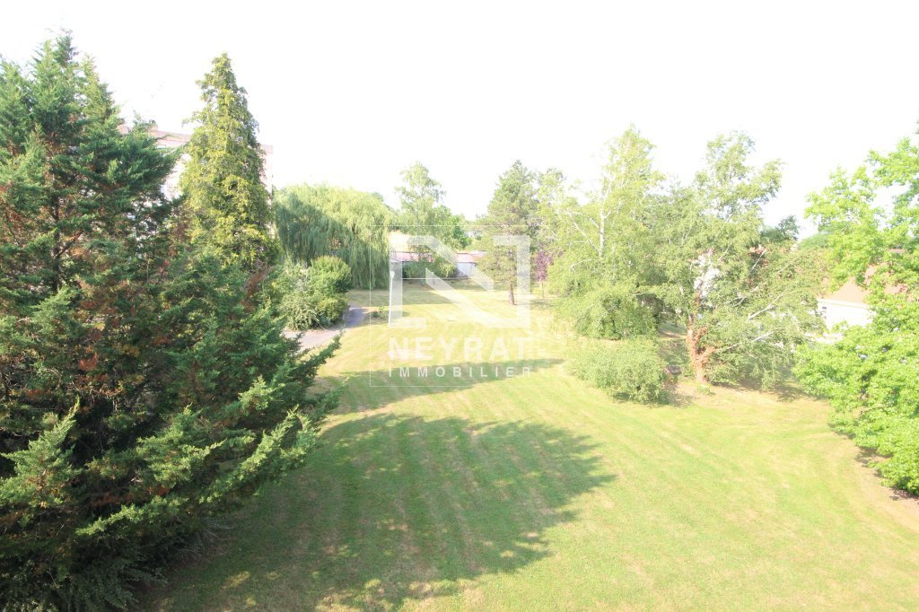 T4 lumineux de 70 m  Louhans