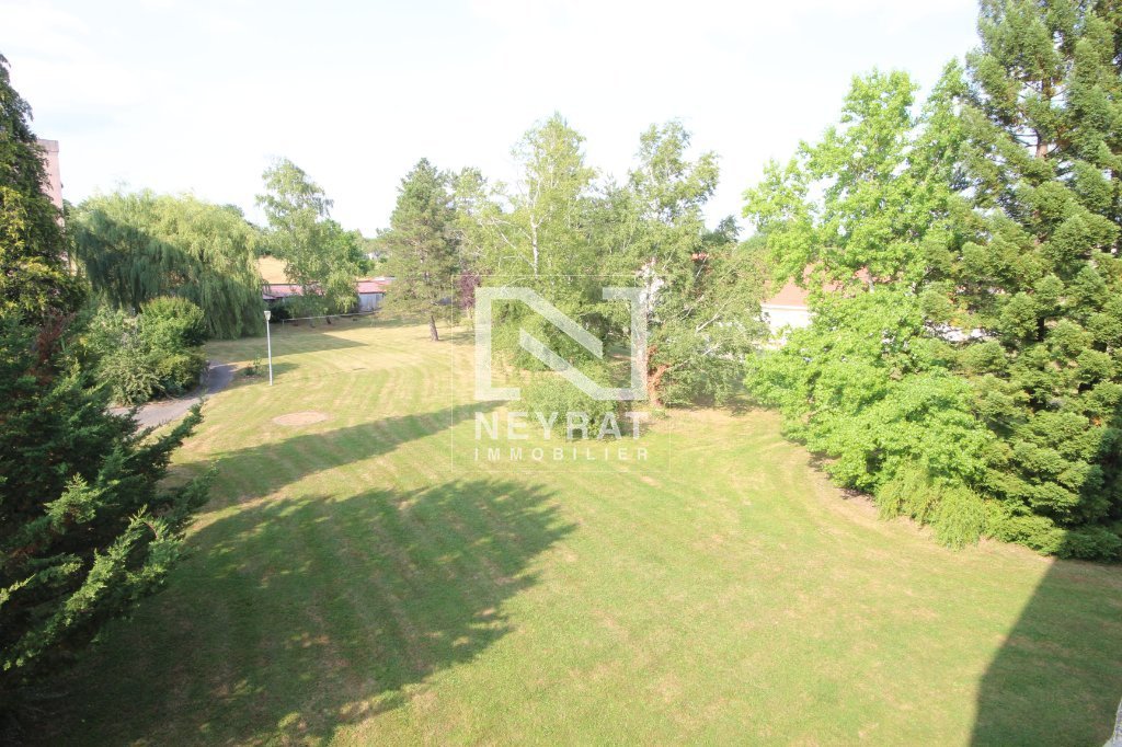 T4 lumineux de 70 m  Louhans