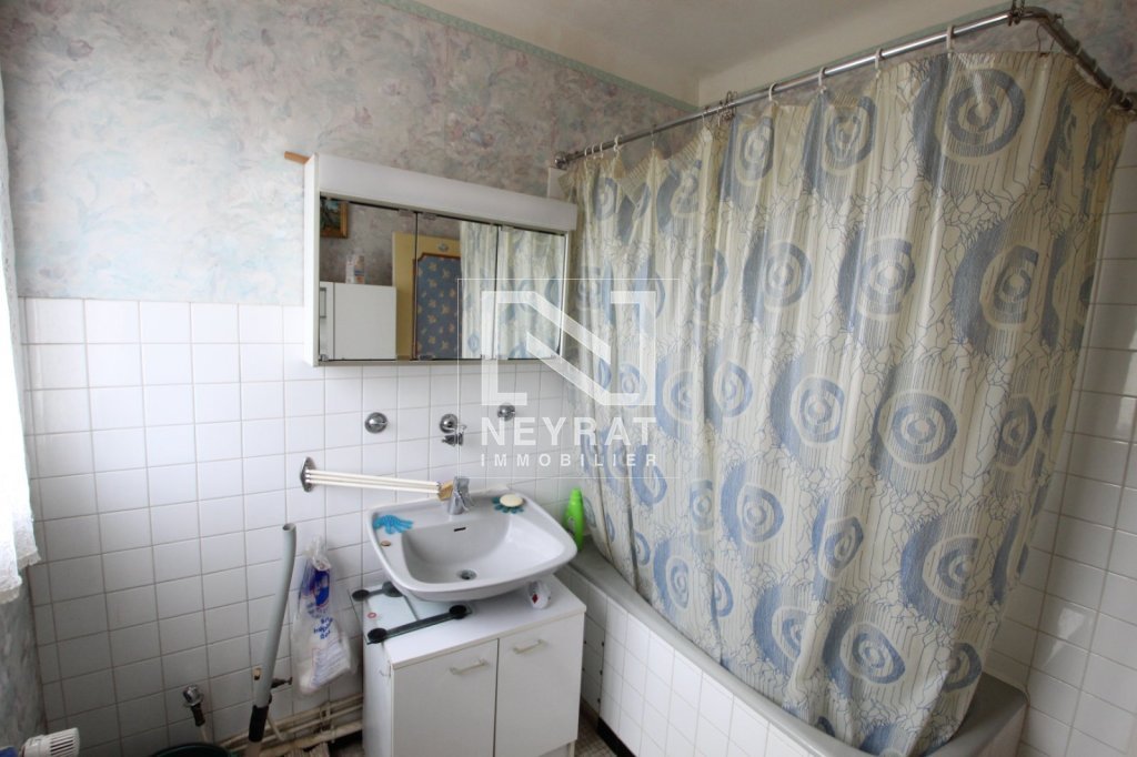 Appartement avec 2 chambres et garage A VENDRE - PIERRE DE BRESSE - 80 m2 - 76 000 &euro;