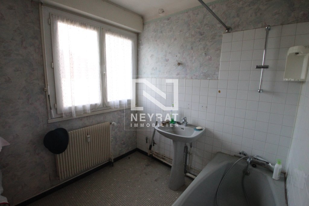 Appartement avec 2 chambres et garage A VENDRE - PIERRE DE BRESSE - 80 m2 - 76 000 &euro;