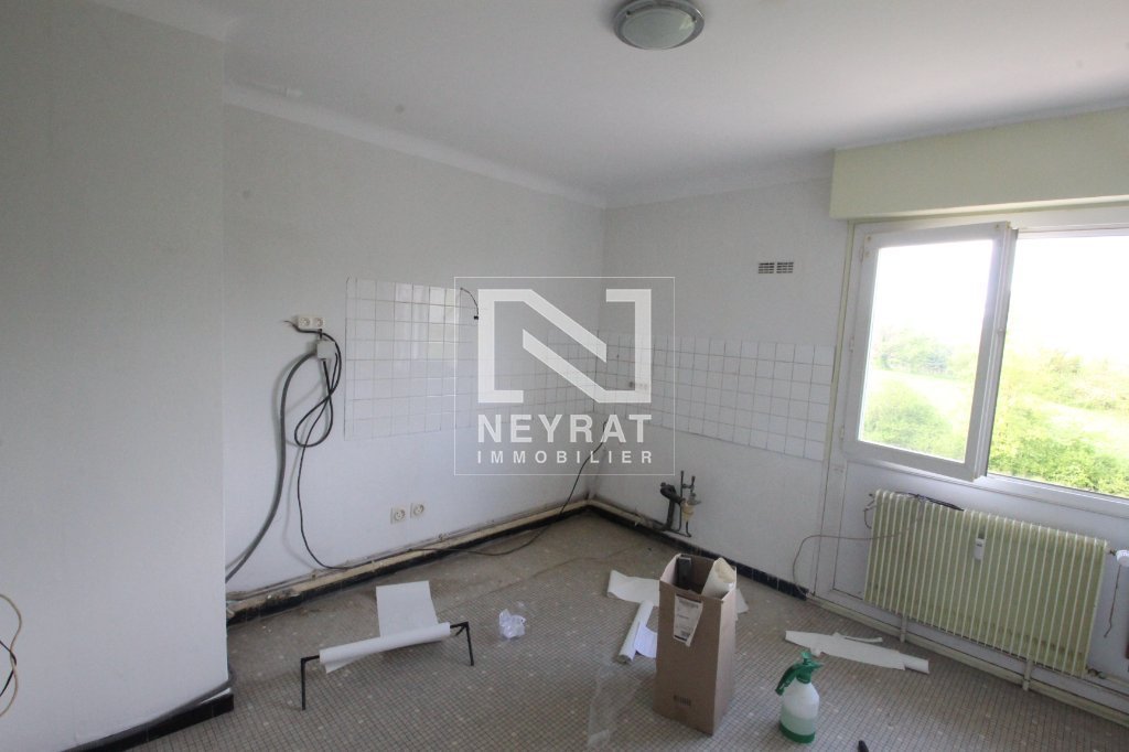 Appartement avec 2 chambres et garage A VENDRE - PIERRE DE BRESSE - 80 m2 - 76 000 &euro;