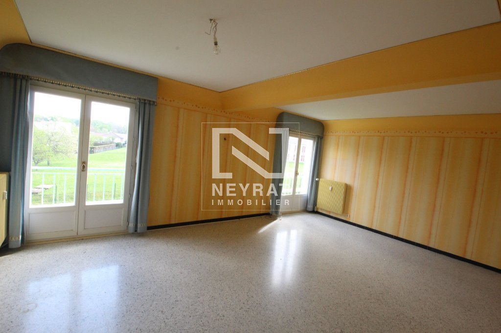 Appartement avec 2 chambres et garage A VENDRE - PIERRE DE BRESSE - 80 m2 - 76 000 &euro;
