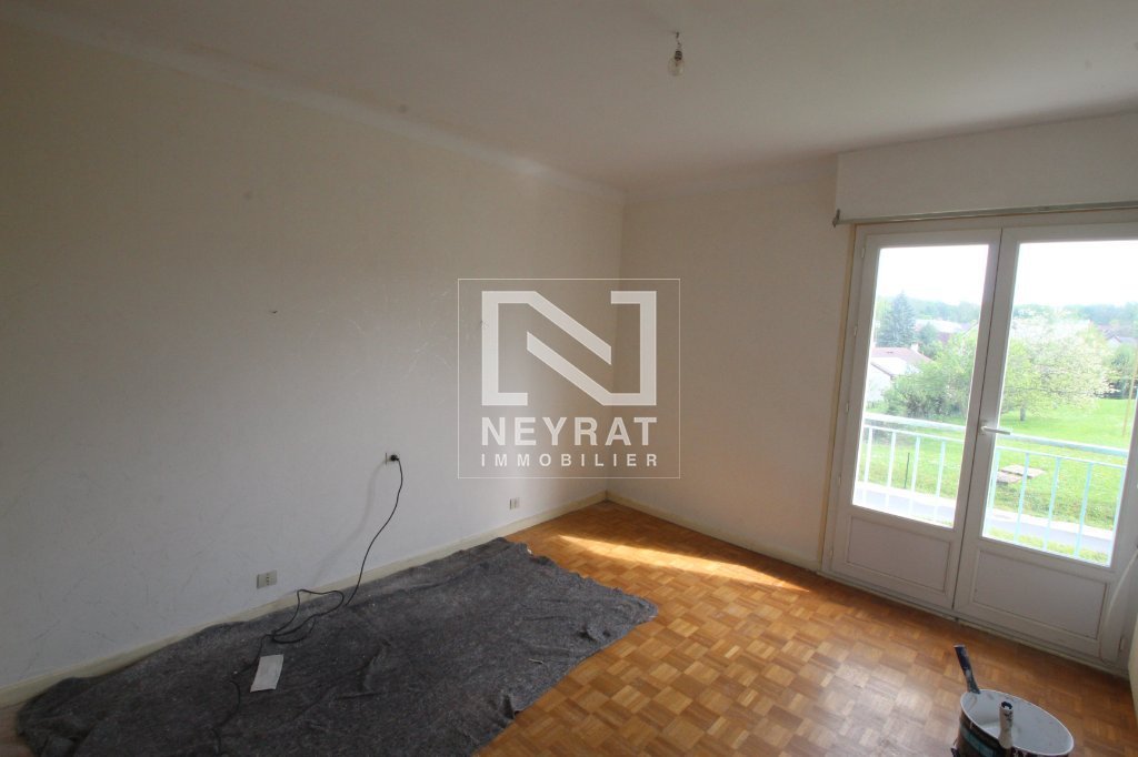 Appartement avec 2 chambres et garage A VENDRE - PIERRE DE BRESSE - 80 m2 - 76 000 &euro;
