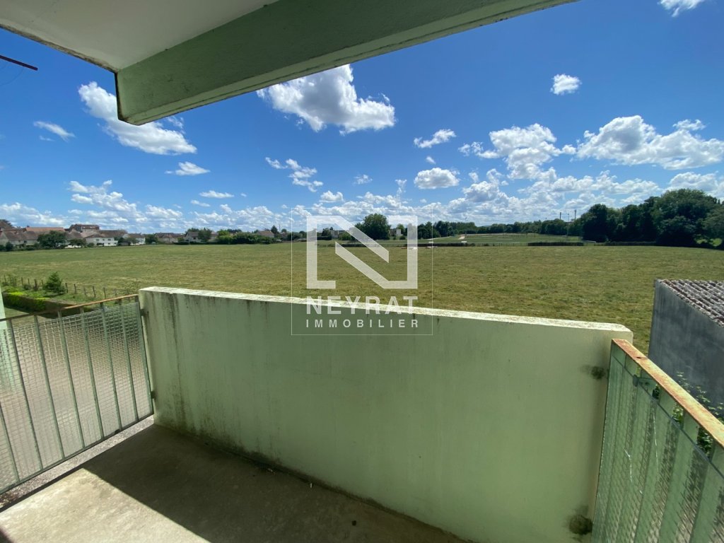 APPARTEMENT TYPE 4 AVEC GARAGE ET CAVE - ST MARCEL - 73.69 m2 - VENDU