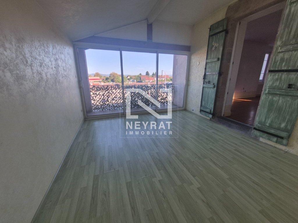 APPARTEMENT T5 A LOUER - AUTUN - 150 m2 - 840 &euro; charges comprises par mois