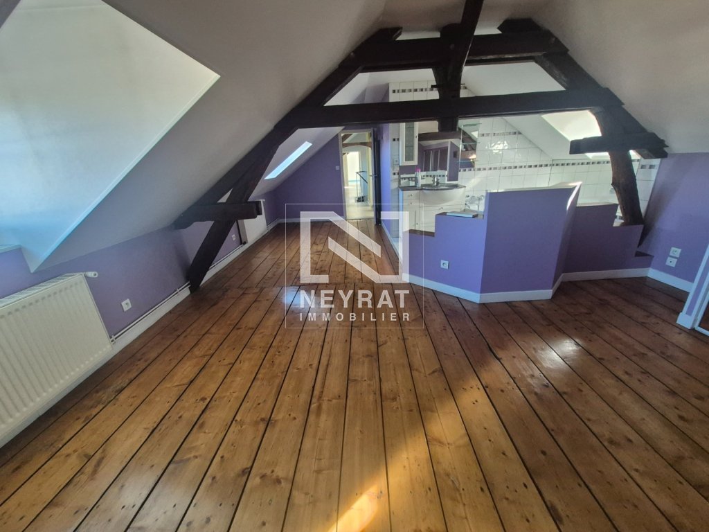 APPARTEMENT T5 A LOUER - AUTUN - 150 m2 - 840 &euro; charges comprises par mois