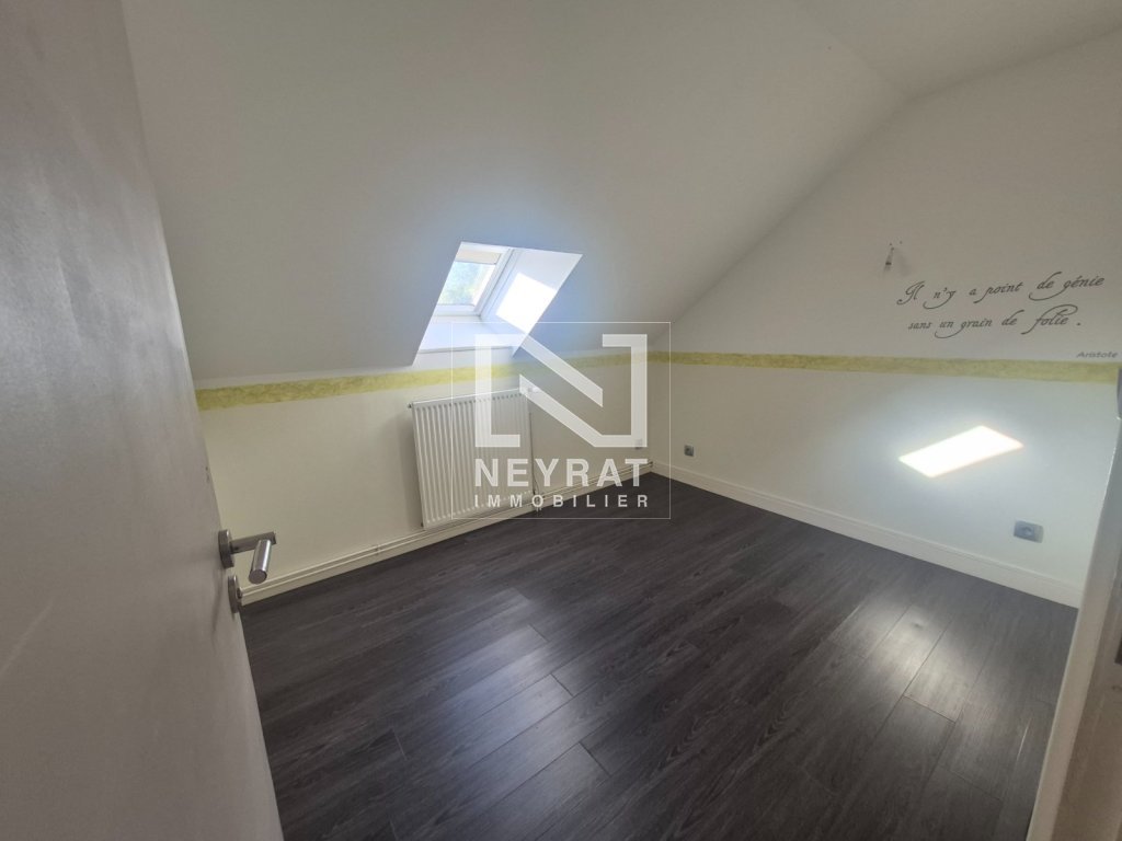 APPARTEMENT T5 A LOUER - AUTUN - 150 m2 - 840 &euro; charges comprises par mois