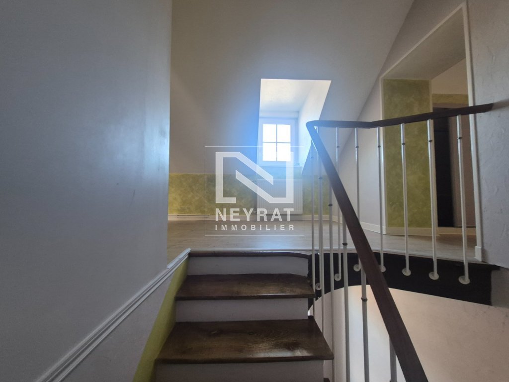 APPARTEMENT T5 A LOUER - AUTUN - 150 m2 - 840 &euro; charges comprises par mois