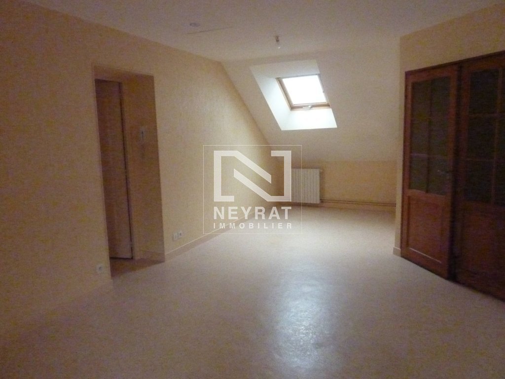 APPARTEMENT T5 A LOUER - AUTUN - 71.95 m2 - 485 &euro; charges comprises par mois